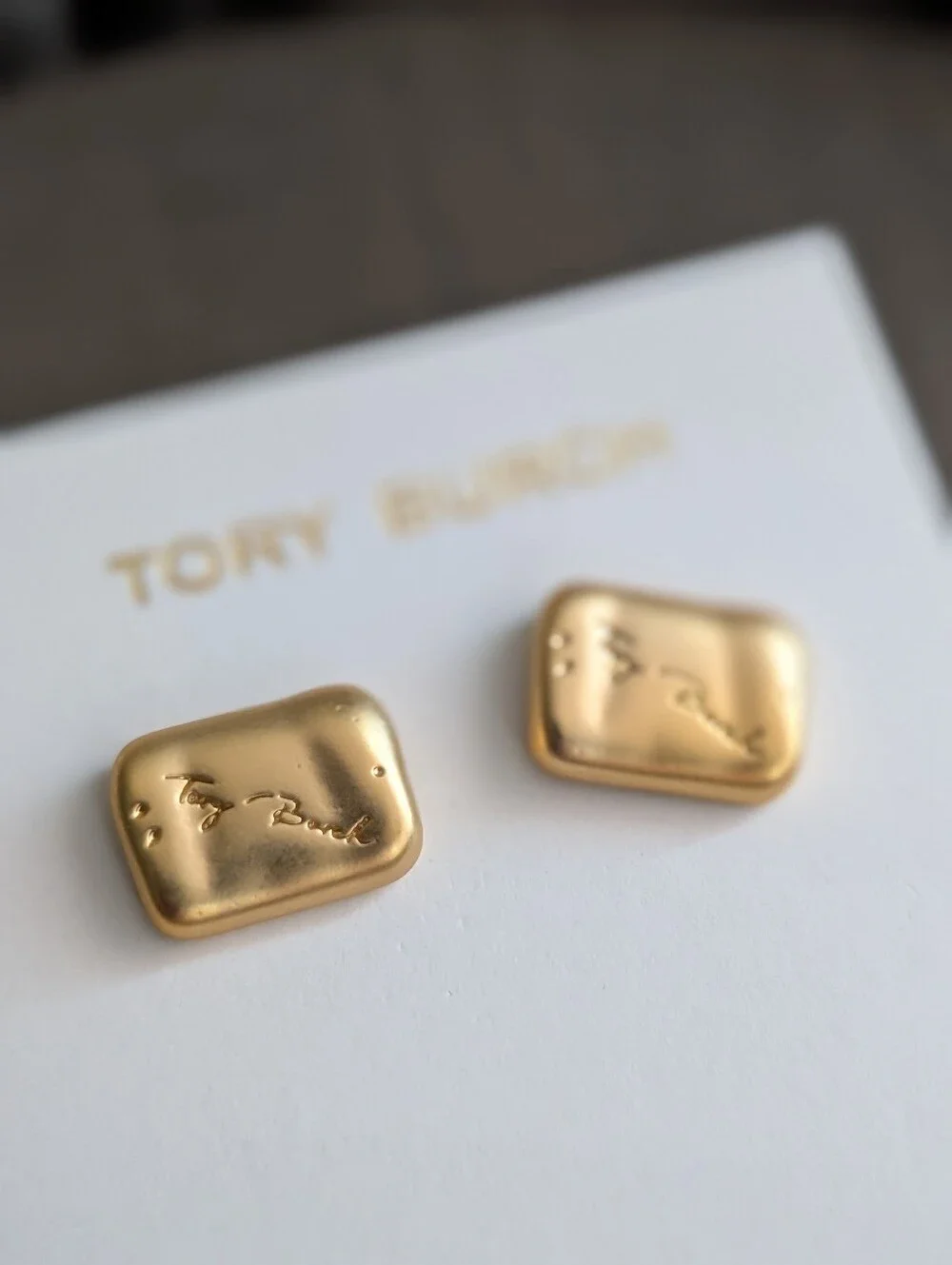 Tory Burch signature bar stud